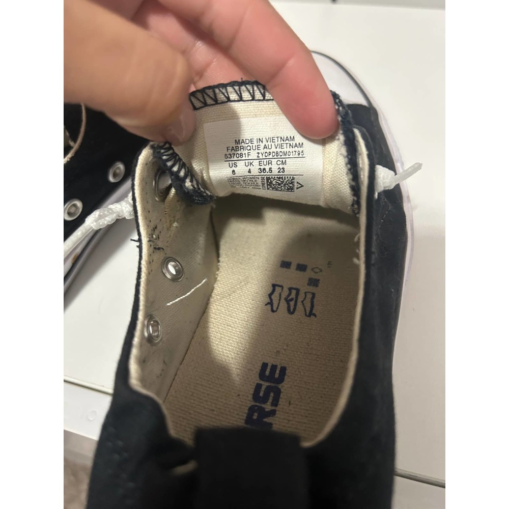 Converse Womens *Size 6* - Picture 3 of 4